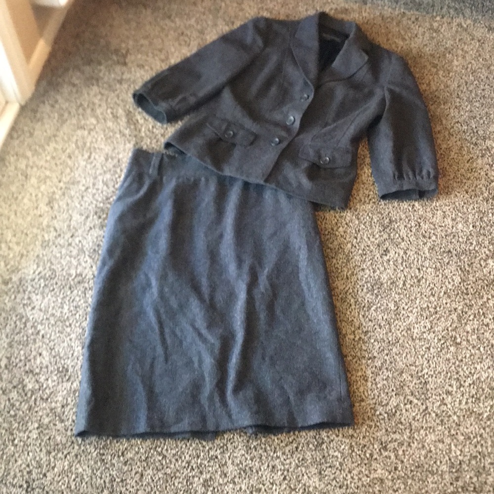 Banana Republic gray flannel suit skirt 6